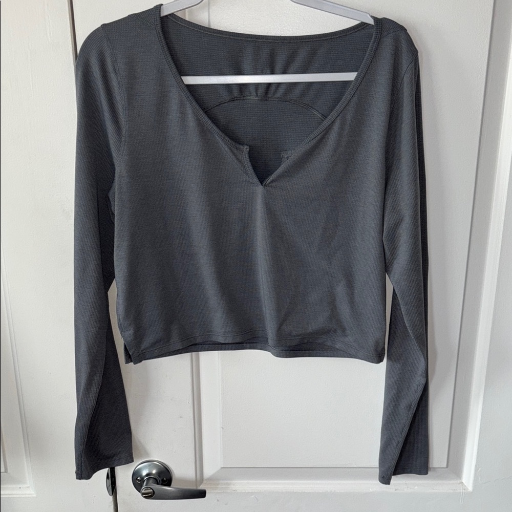 Lululemon cropped long sleeve 8? 10? 12?